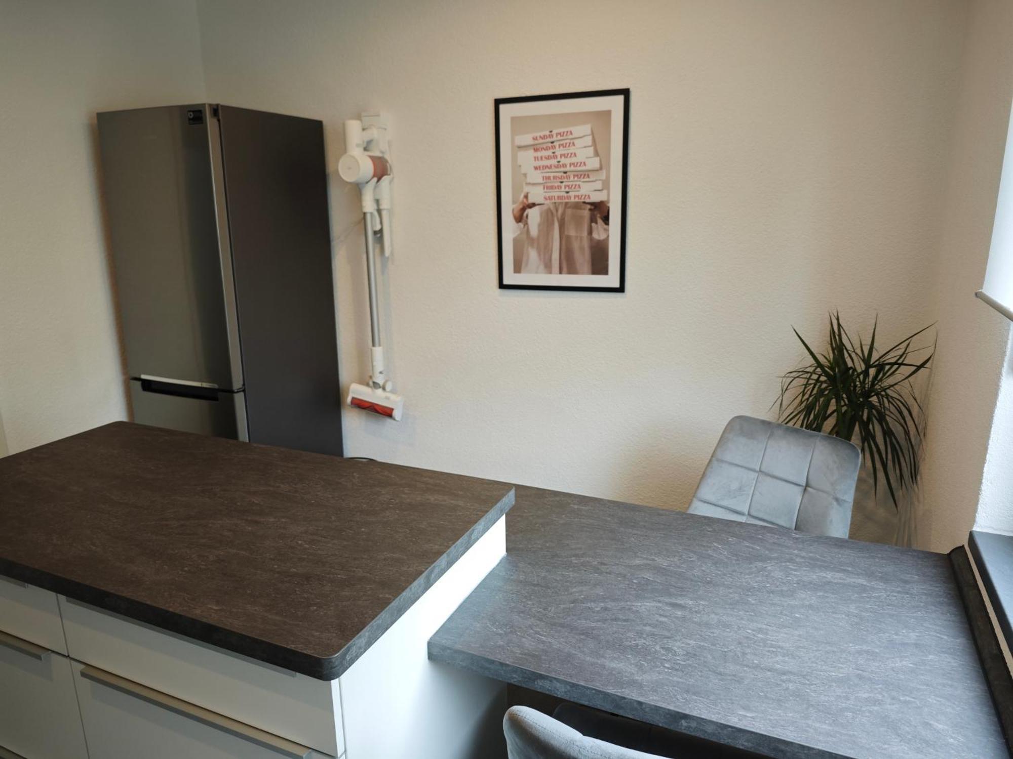 Fh-Naehe: Modernes Apt Mit Balkon Hof  Exterior photo